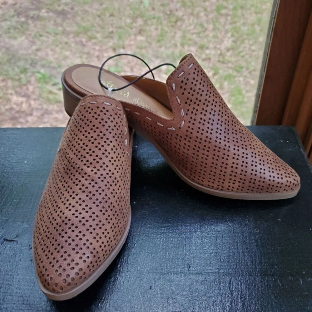Women's shoes